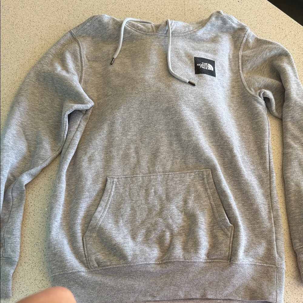 The North Face Men's Light Gray Pullover